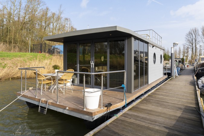 Houseboat Flamingo Jachthaven Westergoot
